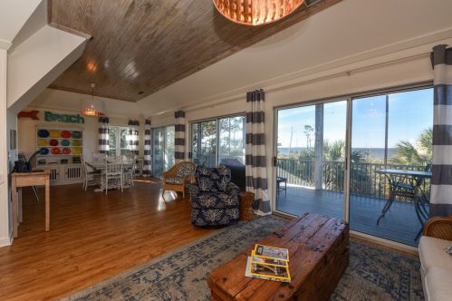 1017 Pne Ave, Saint George Island FL  32328-2416 exterior