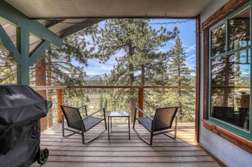 10146 Olympic Blvd, Truckee CA  96161-1701 exterior