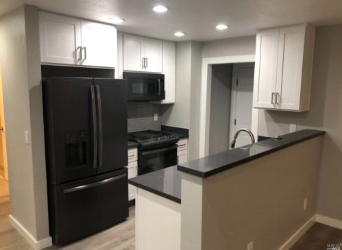 700 Blair Pl, Santa Rosa, CA 95401-8732