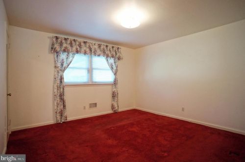 8 Brentwood Rd, Camp Hill PA  17011-2503 exterior