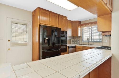 10624 Sunnybrook Ln, Whittier CA  90604-1755 exterior