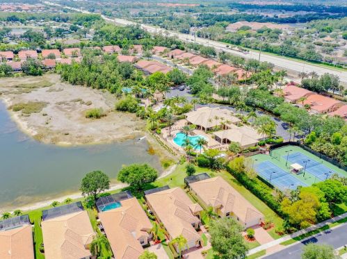 15081 Cortona Way, Naples FL  34120-0669 exterior