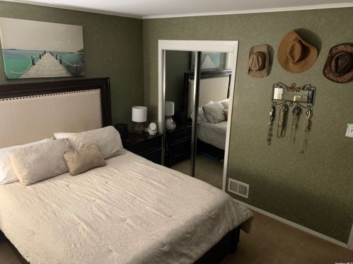 3577 Roanoke St, Seaford NY  11783-3005 exterior