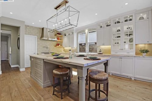 10890 Inspiration Cir, Pleasanton CA 94568-5560 exterior