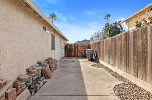 2707 Morrill Rd, Riverbank CA  95367-2823 exterior
