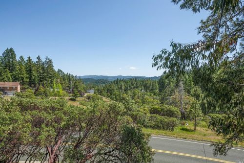 27620 Poppy Dr, Willits, CA 95490-8878
