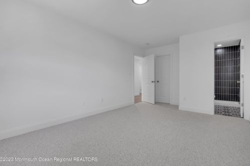 16 Jetty Ct, Bricktown NJ  08723-7225 exterior