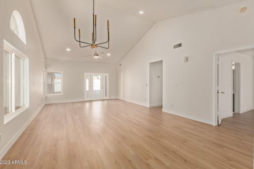 905 Annette Dr, Phoenix, AZ 85022-1101