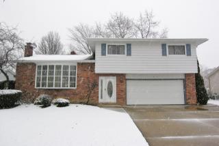 431 Delaware Dr, Brunswick, OH 44212-1721