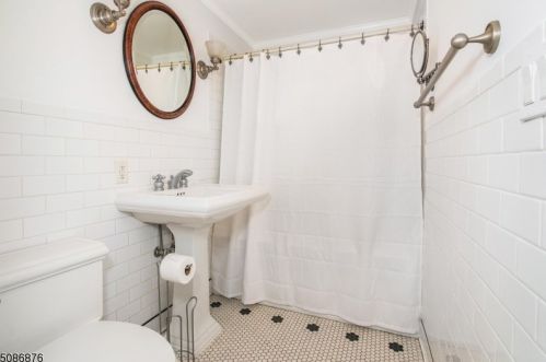 3 Orchard St, Greystone Park NJ  07950-3228 exterior