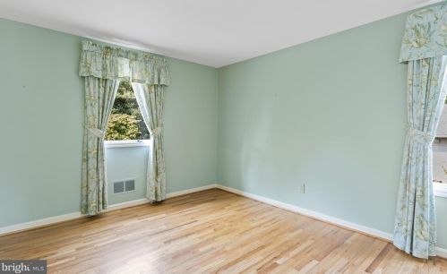 144 Oldbury Dr, Wilmington DE  19808-1420 exterior