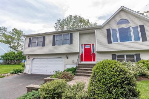 3 Watrous Farm Rd, Wallingford, CT 06492-2819