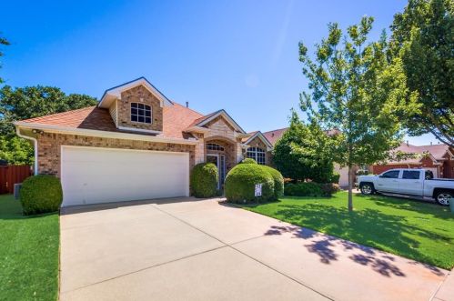 833 Pinnacle Cir, Lewisville TX 75077-2537 exterior