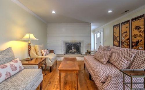 5 Weatherbell Dr, Norwalk CT 06851-1411 exterior