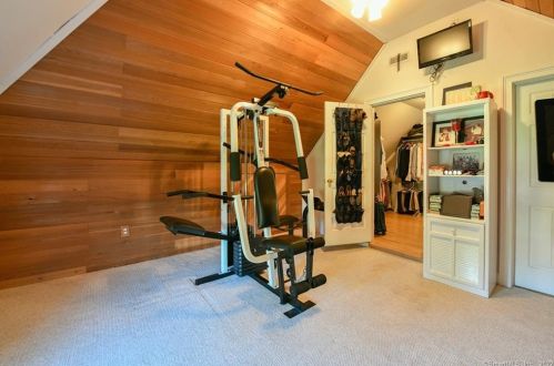 16 Marie Ln, Wallingford CT  06492-1935 exterior