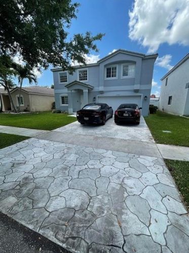 2440 106th Ave, Hollywood, FL 33025-3980