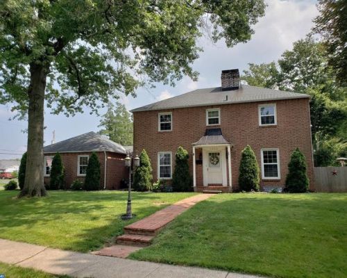1002 Spruce St, Pottstown, PA 19464-3945