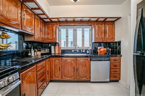 232 Euclid Ave, Long Beach CA  90815-2518 exterior