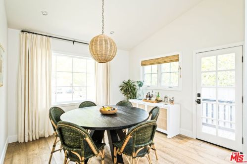 12212 Hillslope St, North Hollywood CA  91604-3603 exterior