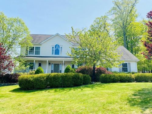 32 Highland View Pl, Middletown, NY 10940-4600
