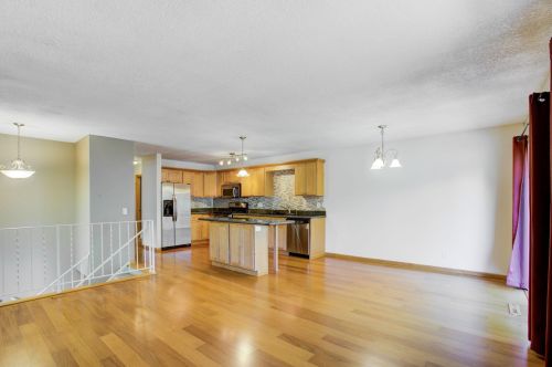 10716 Zinran Cir, Minneapolis, MN 55438-2263