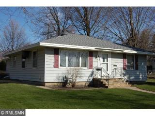 820 4th Ave, Faribault, MN 55021-4232