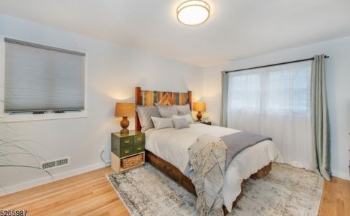 33 Campbell Ln, Berkeley Heights NJ  07922-1801 exterior