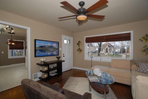 2720 45, Milwaukee WI  53219-3205 exterior