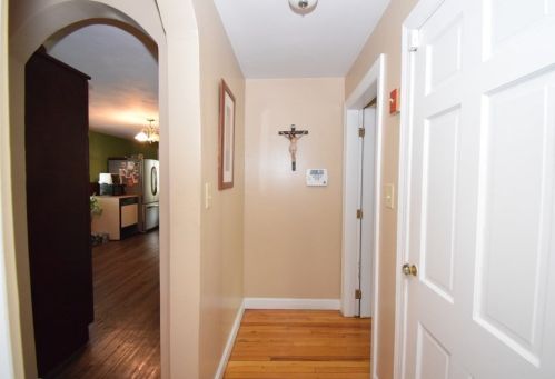 28 Swan Ave, Worcester MA  01602-2411 exterior