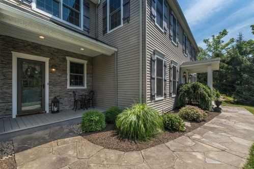 68 Connelly Dr, Staatsburg, NY 12580-6132