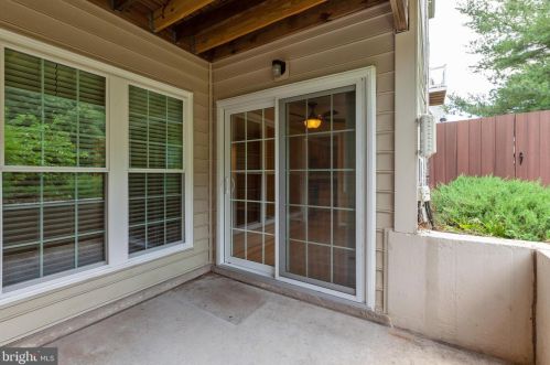 9240 Cardinal Forest Ln, Lorton VA  22079-2886 exterior