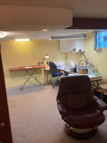 37 Damon Rd, Cincinnati OH 45218-1040 exterior