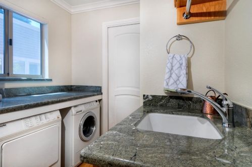 13 Alverno Ct, Redwood City CA  94061-1825 exterior