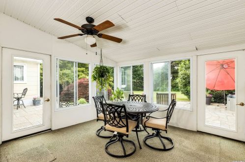 4 Magenta Ln, Elwood NY  11731-5116 exterior