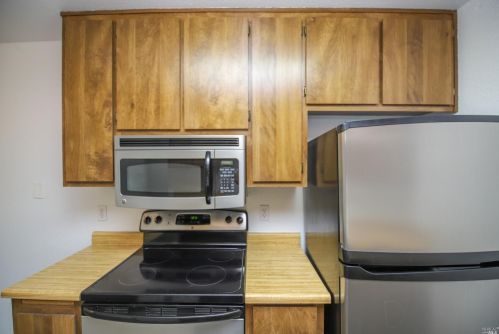 502 Arcadia Dr, Vacaville CA  95687-3355 exterior