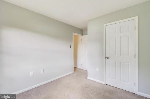 7702 Trevino Ln, Falls Church VA  22043-3507 exterior
