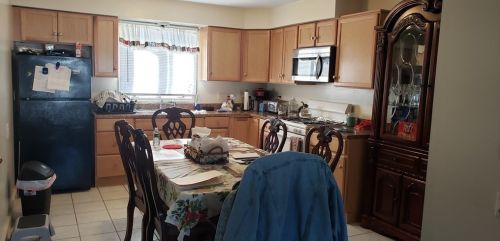 135 Vale St, Fall River, MA 02724-3203