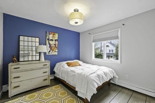 8 Abbott Ave, Ridgefield CT  06877-4407 exterior