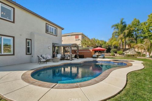 29292 Point Shore Dr, Lake Elsinore CA  92530-7277 exterior