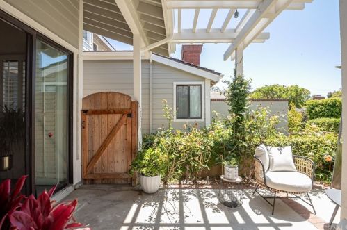 4 Bermuda Ct, Manhattan Beach CA  90266-7240 exterior