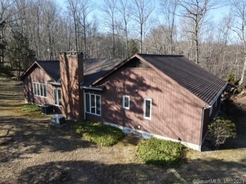 46 Pokorny Rd, Higganum, CT 06441-4465
