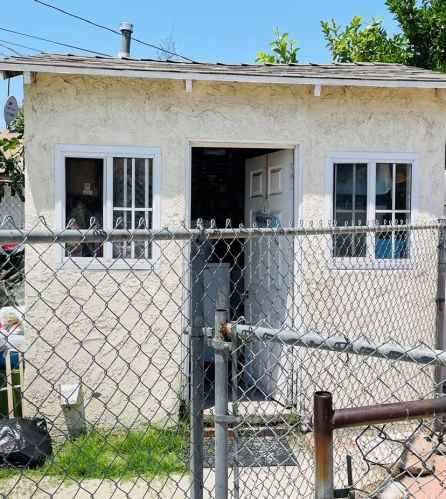 7822 Bell Gardens Ave, Bell CA  90201-5407 exterior