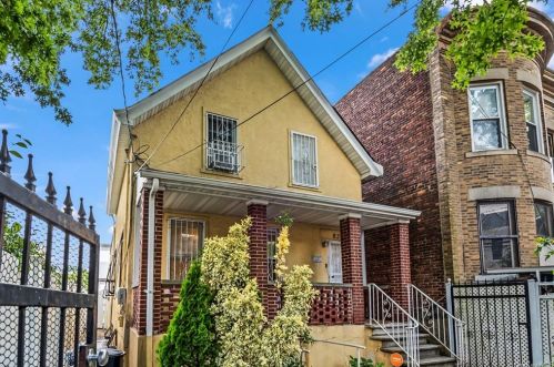 828 226th St, Bronx, NY 10466-4419