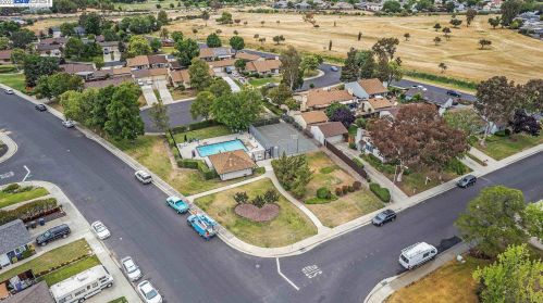 1553 Buttercup Ct, Livermore CA  94551-6718 exterior