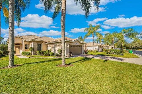 8661 Gleneagle Way, Naples, FL 34120-1686
