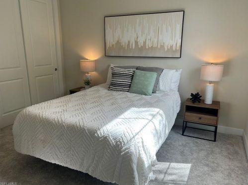 2754 Aviamar Cir, Naples FL 34114-0097 exterior