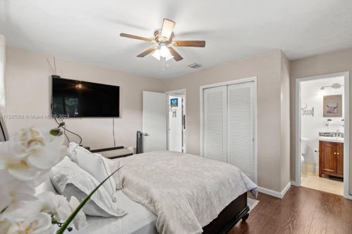 401 57th Way, Hollywood FL  33023-1435 exterior