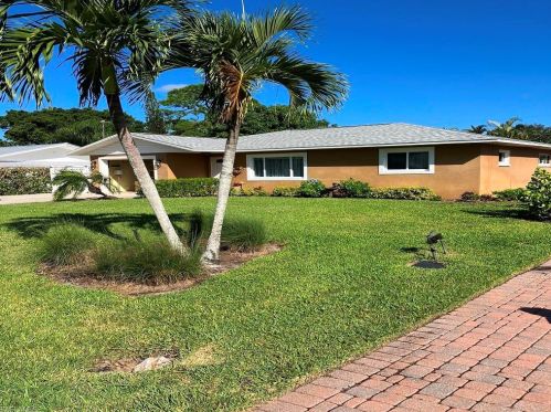 93 9th St, Bonita Springs, FL 34134-7422