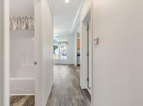 53 Hagop Rd, Salem NH 03079-3709 exterior