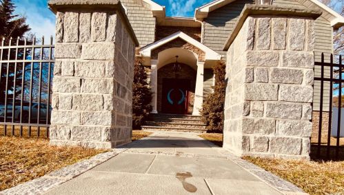 45 Fairview Ave, Islip Terrace, NY 11752-2717